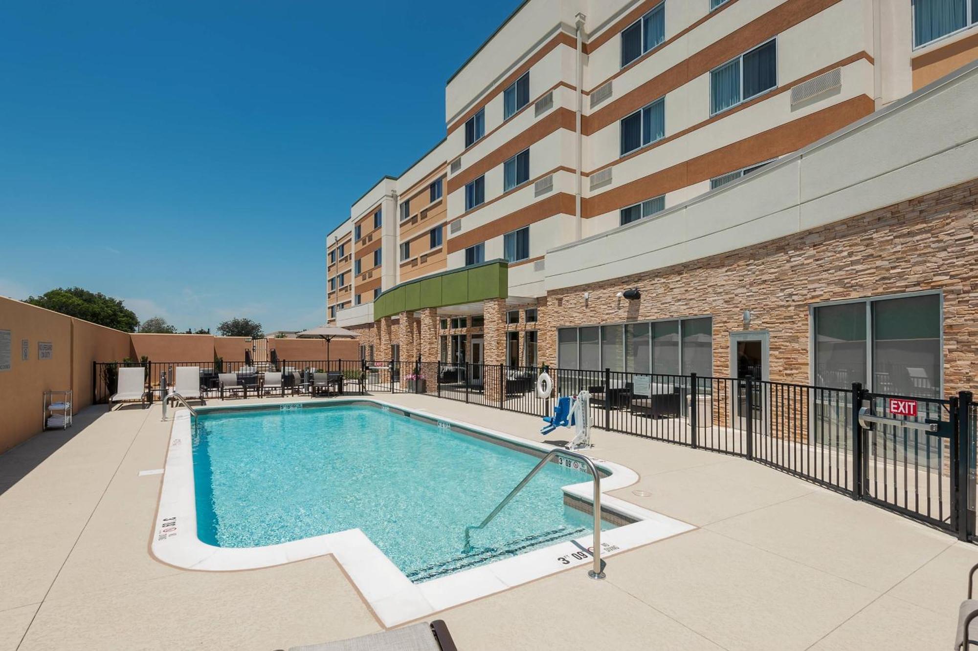 Courtyard By Marriott Ardmore Exterior photo