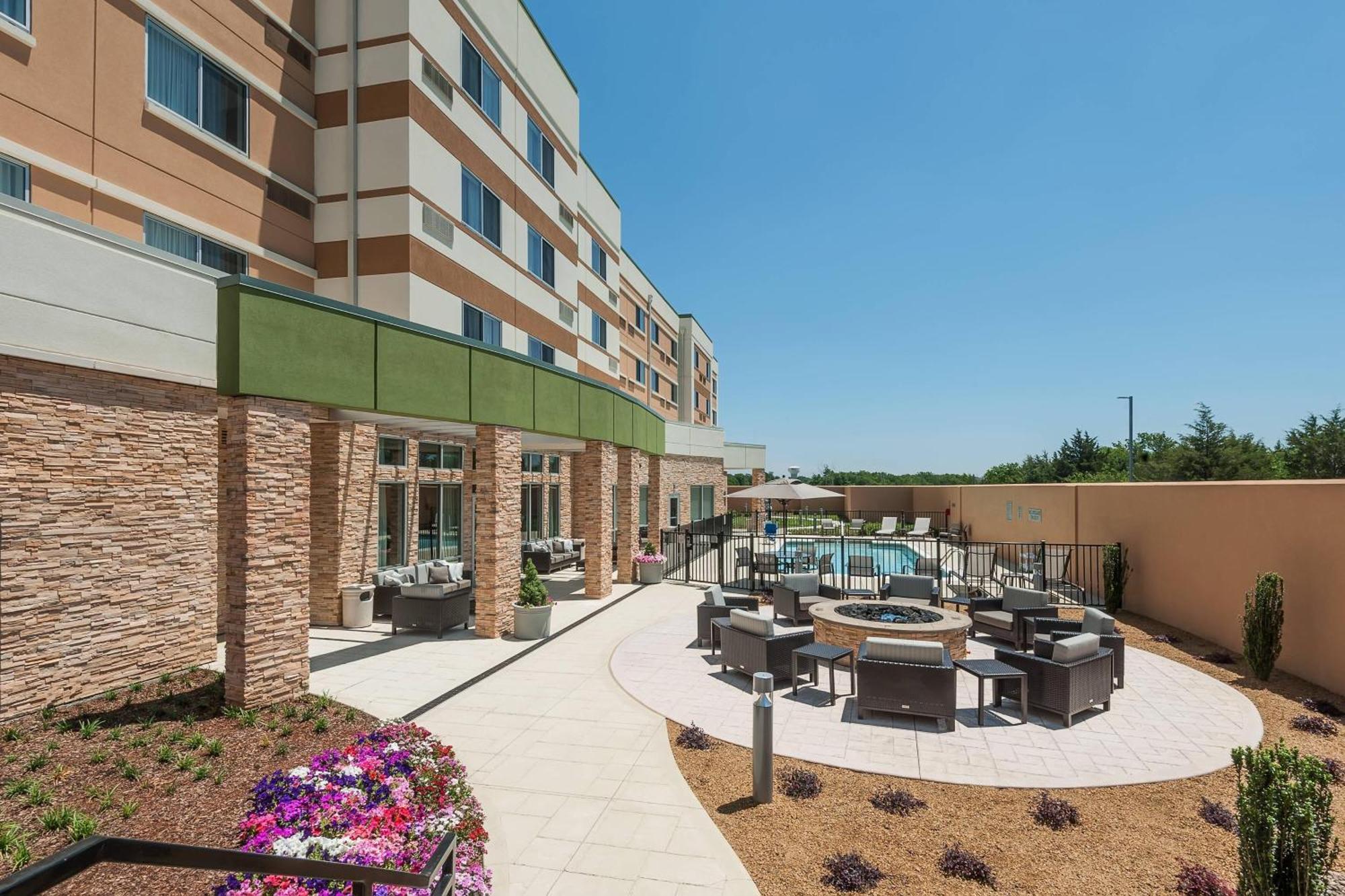 Courtyard By Marriott Ardmore Exterior photo