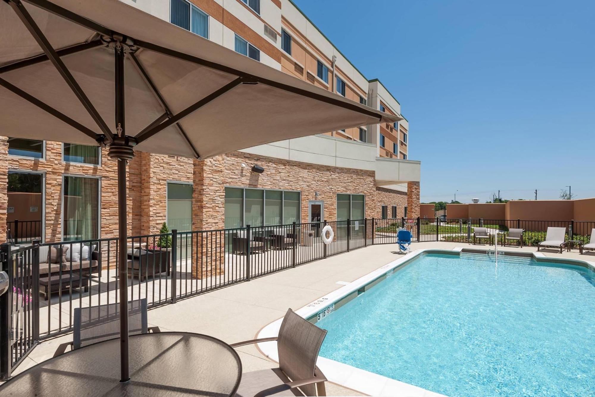 Courtyard By Marriott Ardmore Exterior photo
